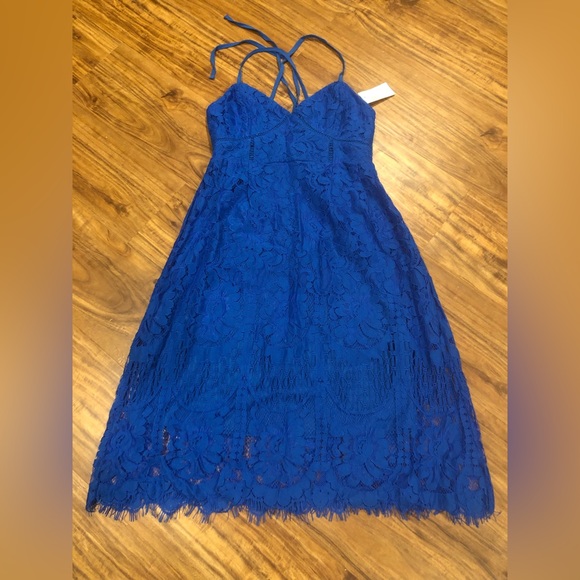 Blue lace strappy dress - Picture 4 of 5